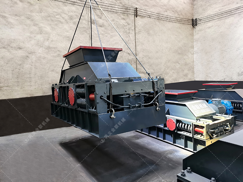 1000x700中型半自動(dòng)液壓對輥破碎機發(fā)貨圖片